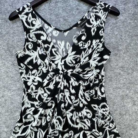 INC Tank Top Women Size Small Princess cut V-Neck pleated front black white - Picture 1 of 4